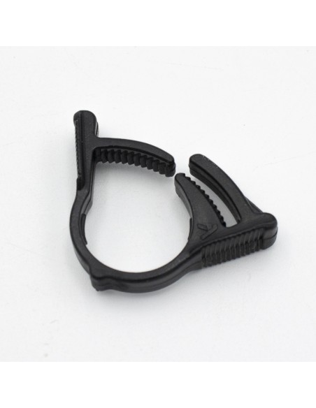 Abrazadera tubo riego goteo PE 16mm/18mm clip seguridad AZUD 16201603